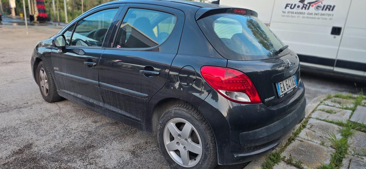 Mercedes Classe B(metano)/Peugoet(GPL.)...per Commercianti