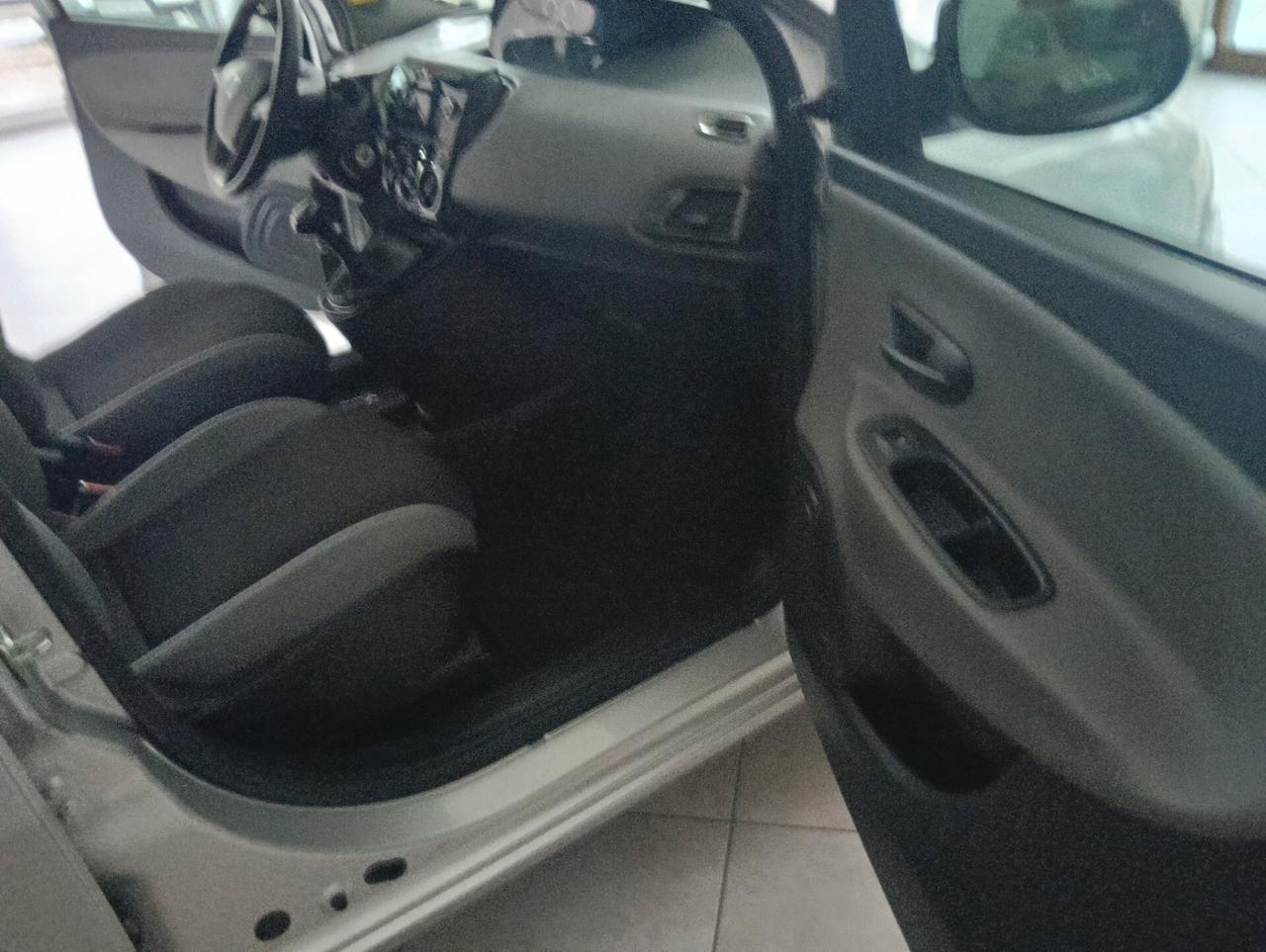 Lancia Ypsilon 1.2 69 CV 5 porte S&S Silver