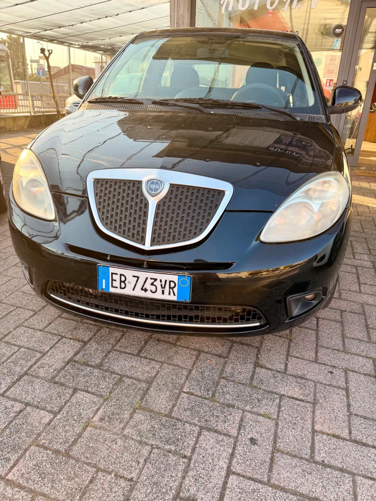 Lancia Ypsilon 1.2 Versus