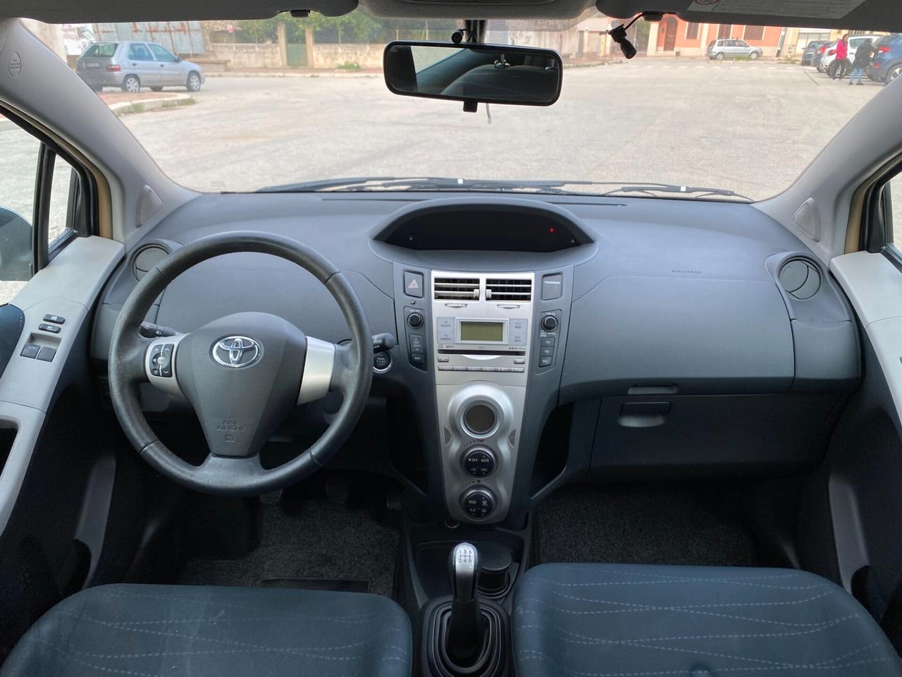 Toyota Yaris 1.3 5 porte Navi