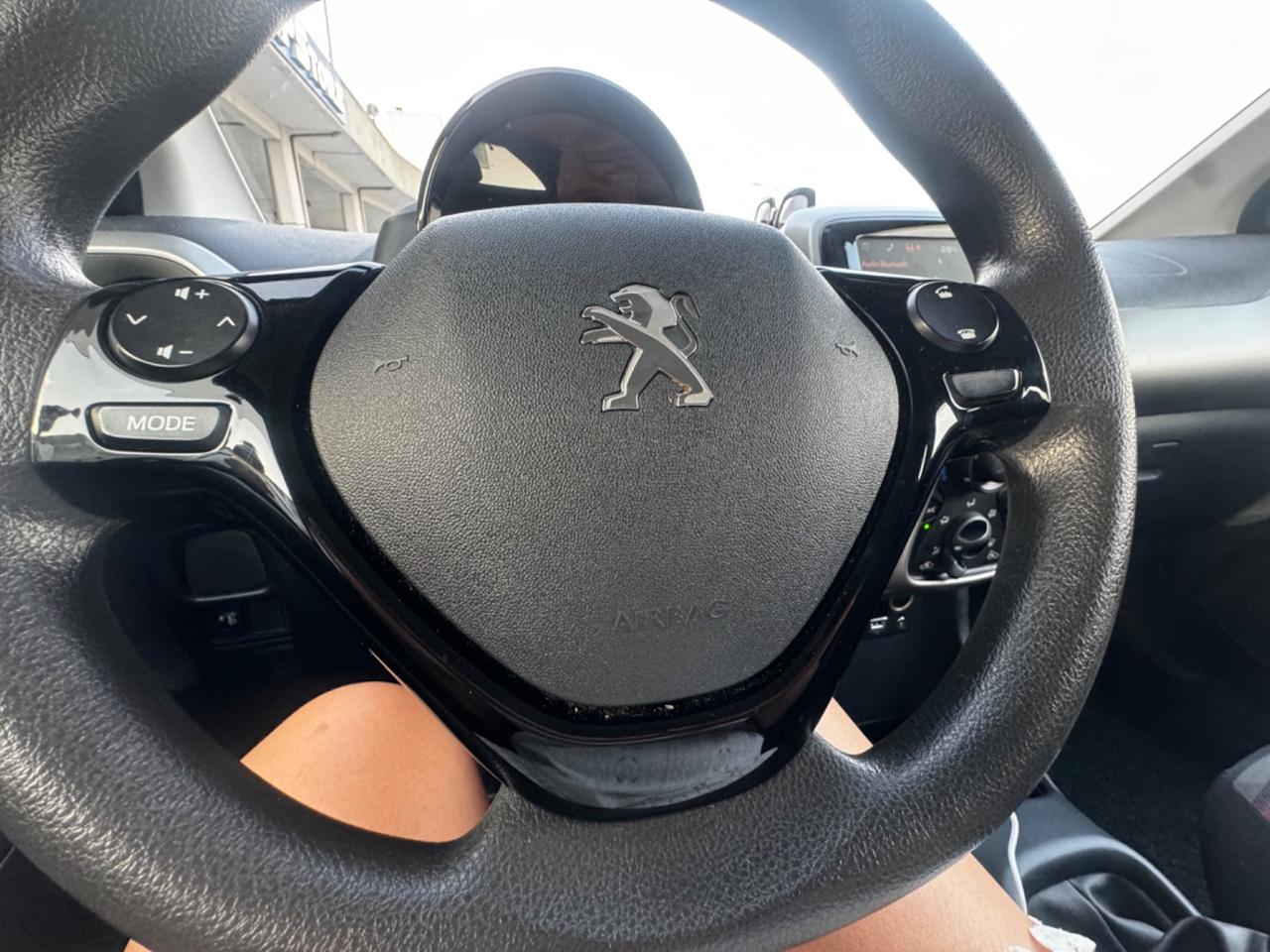 Peugeot 108 VTi 68 5 porte Allure TOP! 2015 30.000km