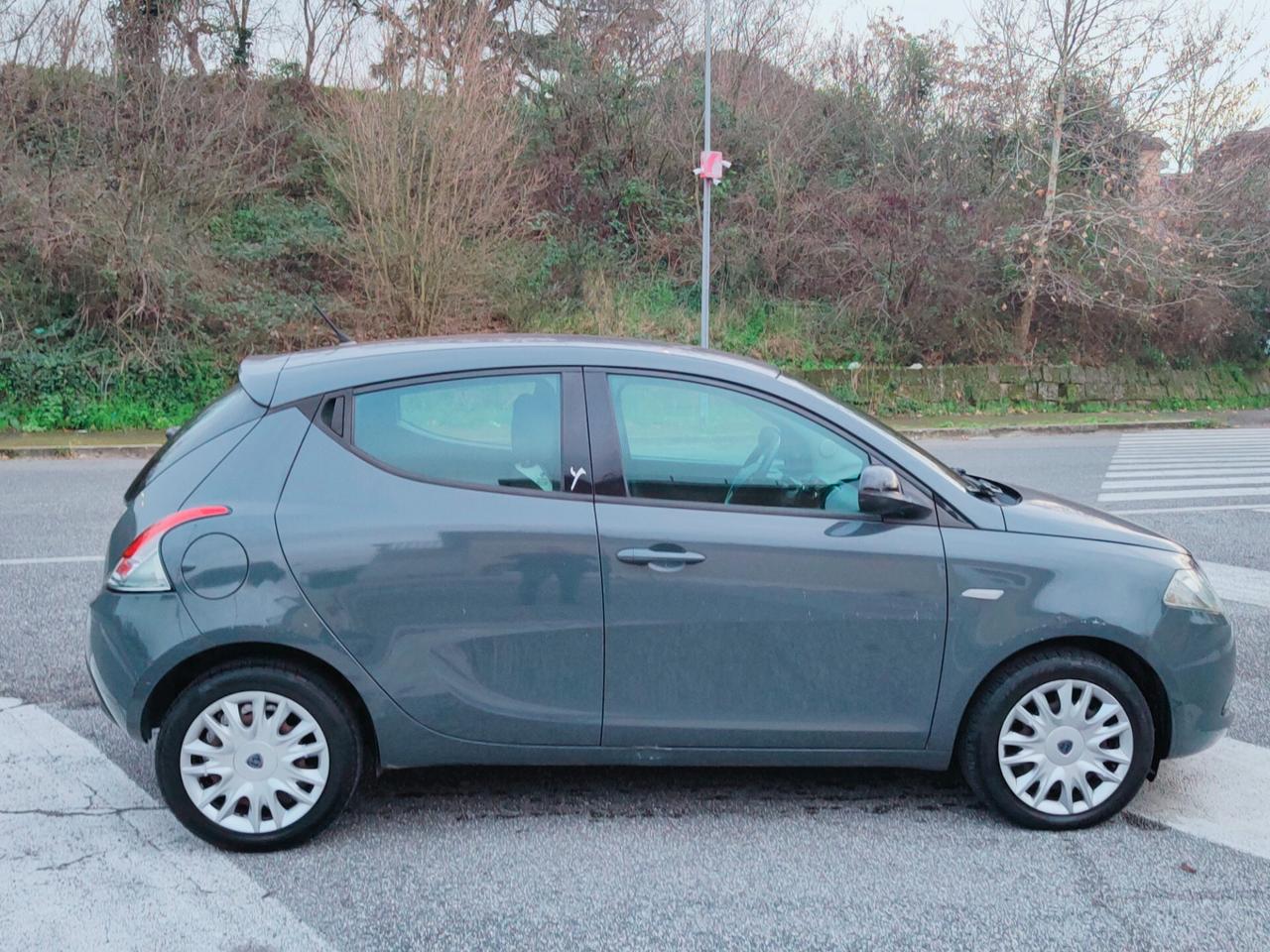 Lancia Ypsilon 1.2 69 CV 5 porte GPL Ecochic Gold