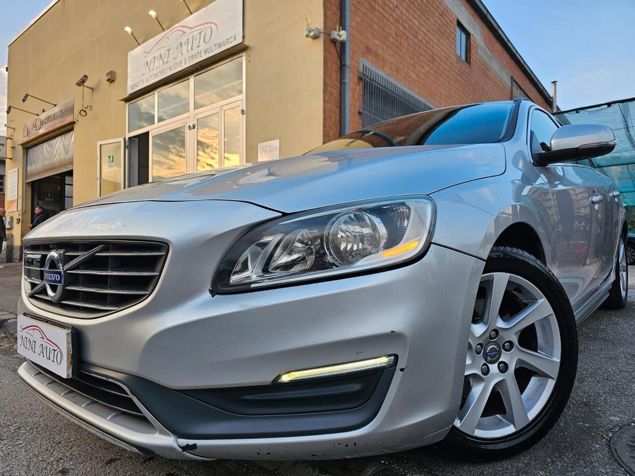 Volvo V60 2.0 D4 181cv Summum*Pelle*Navi*Pdc*Euro6*