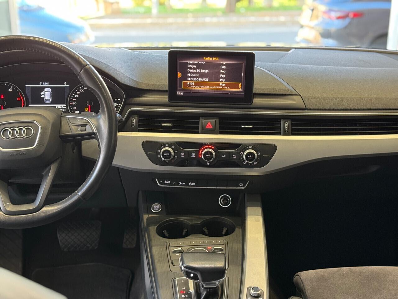 Audi A4 35 TDI S tronic Business “Matrix”