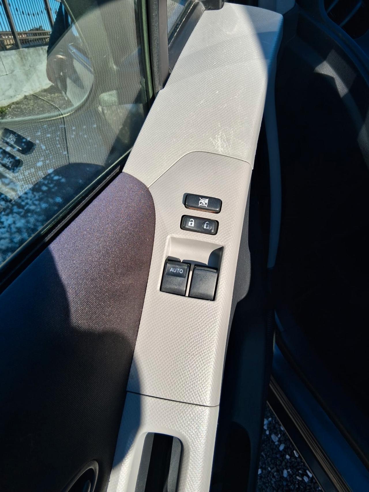 Toyota Yaris 1.0 5 porte Sol