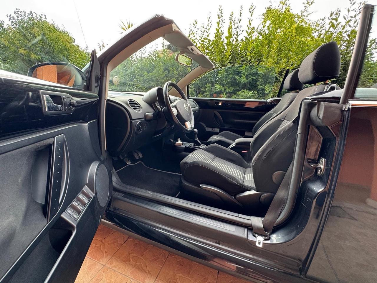 Volkswagen New Beetle 1.9 TDI 105CV Cabrio Lim. Red Edt.