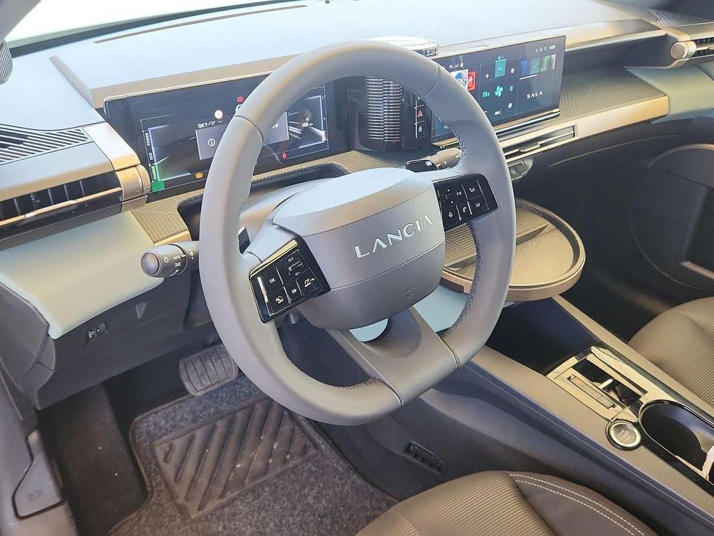 Lancia Ypsilon 1.2 mhev Edizione Cassina e-dct