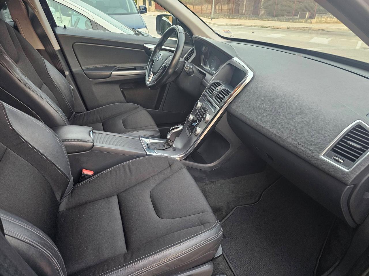 VOLVO XC60 2.0D 150CV BUSINESS AUTOCARRO N1 5 POSTI