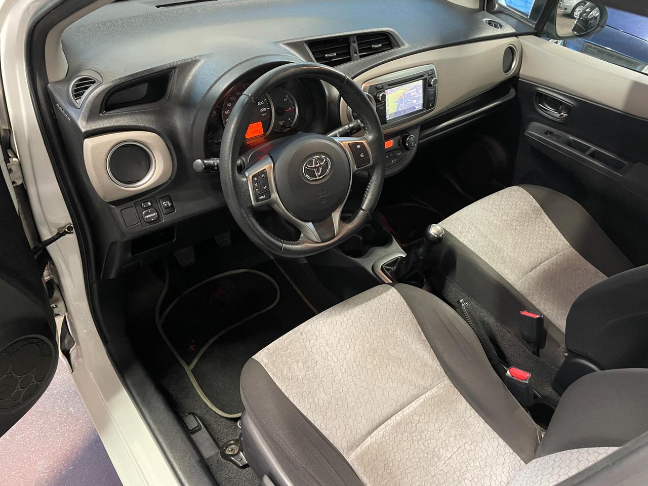 Toyota Yaris 1.0 5 porte NEOPATENTATI