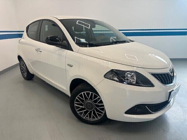 Lancia Ypsilon 1.0 firefly hybrid Gold Plus s