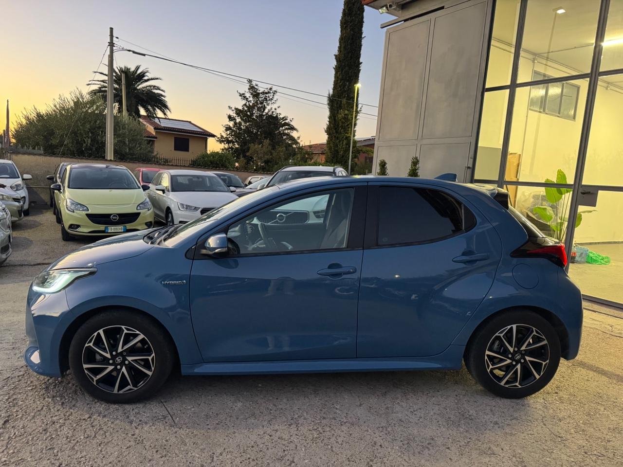 Toyota Yaris 1.5 Hybrid PROMO! FULL LED!