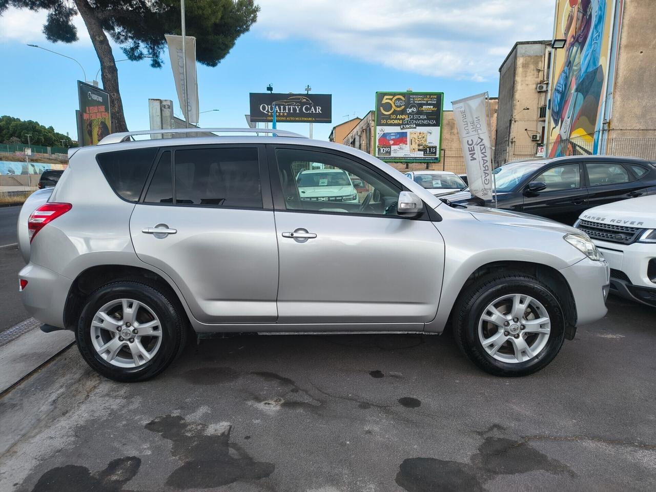 TOYOTA RAV4 2.2 DIESEL MODELLO LUXURY ANNO 2009
