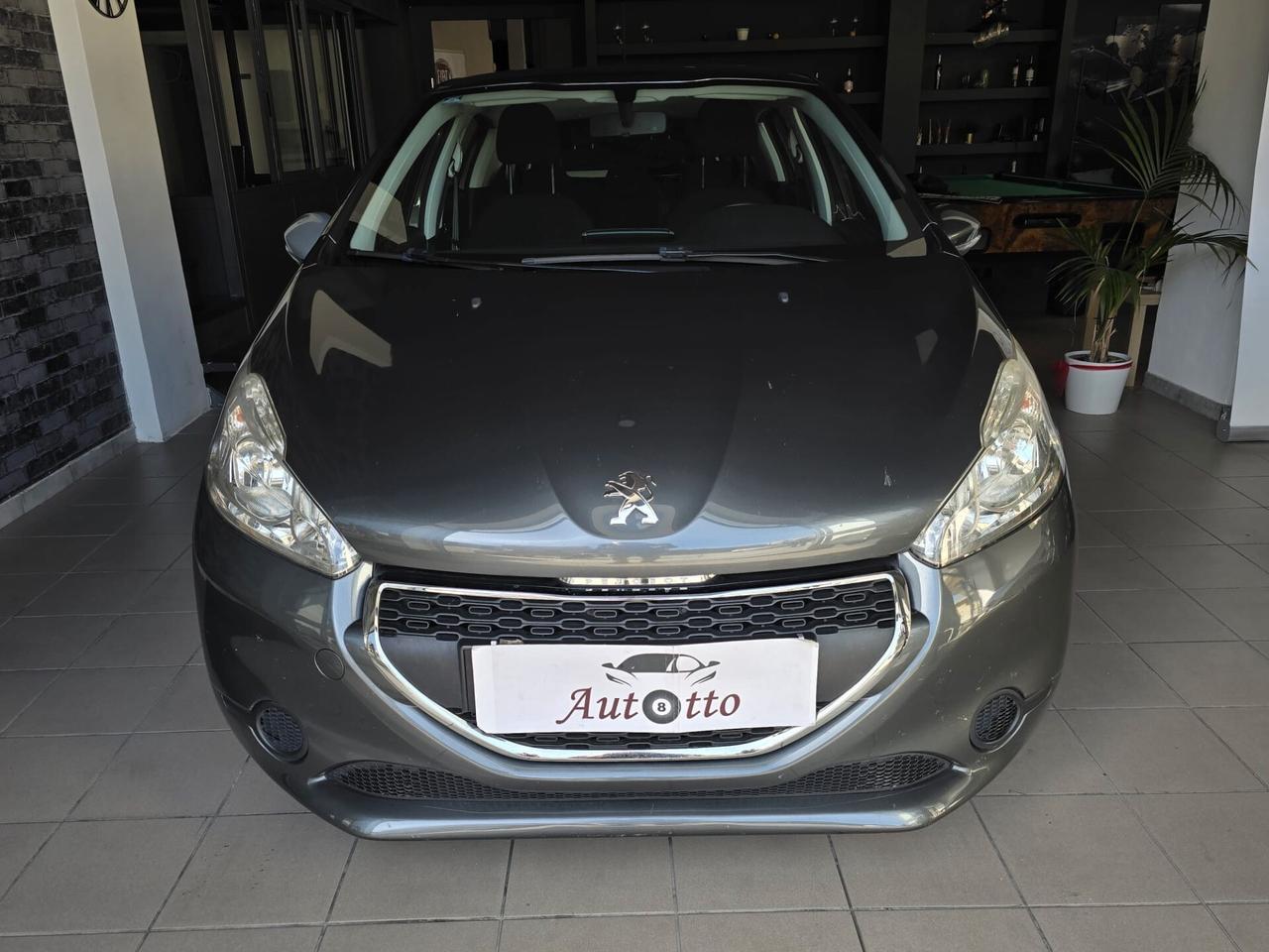 Peugeot 208 1.4 HDi 68 CV 5 porte Allure