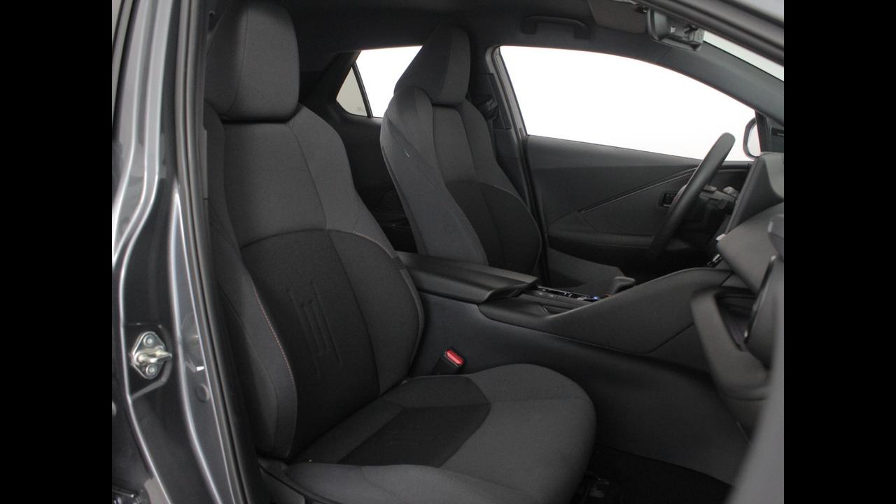 TOYOTA C-HR II 2023 - C-HR 2.0 hev Trend fwd e-cvt