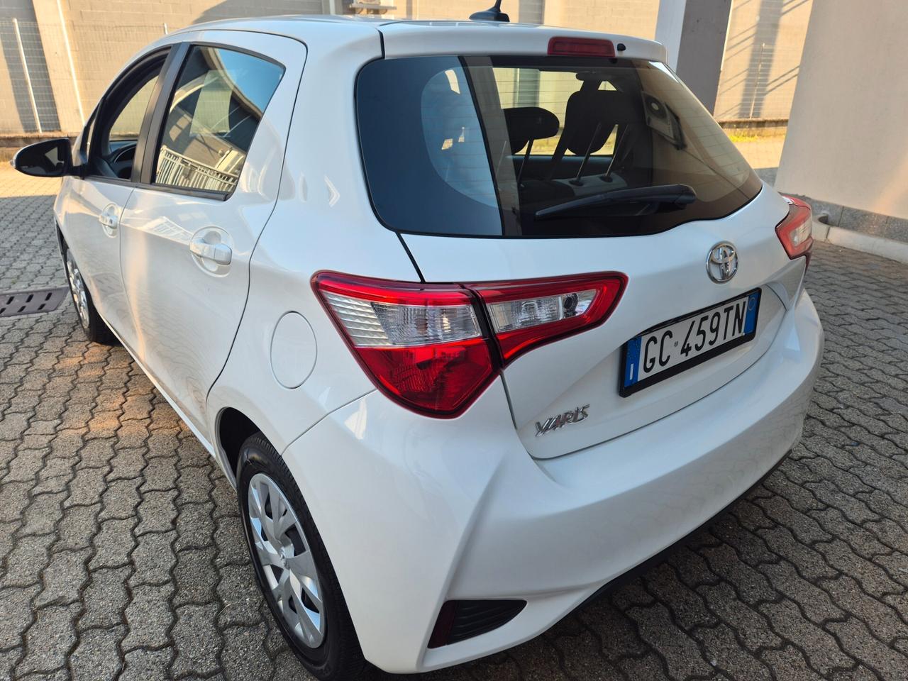 Toyota Yaris 1.0 Benzina Euro 6 NEOPATENTATO