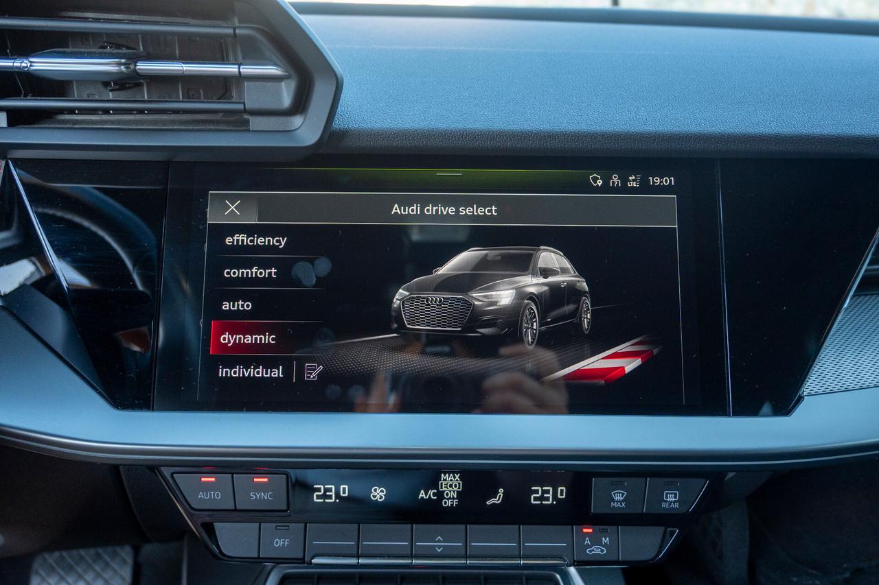 Audi A3 2.0 TDI quattro S line 200CV - UNIPROPRIETARIO