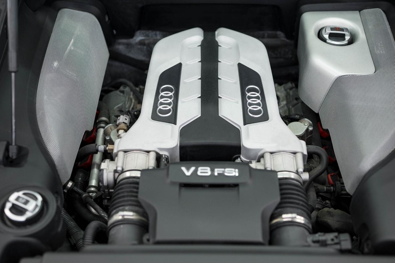 Audi R8 4.2 V8 FSI quattro R tronic IVA ESPOSTA