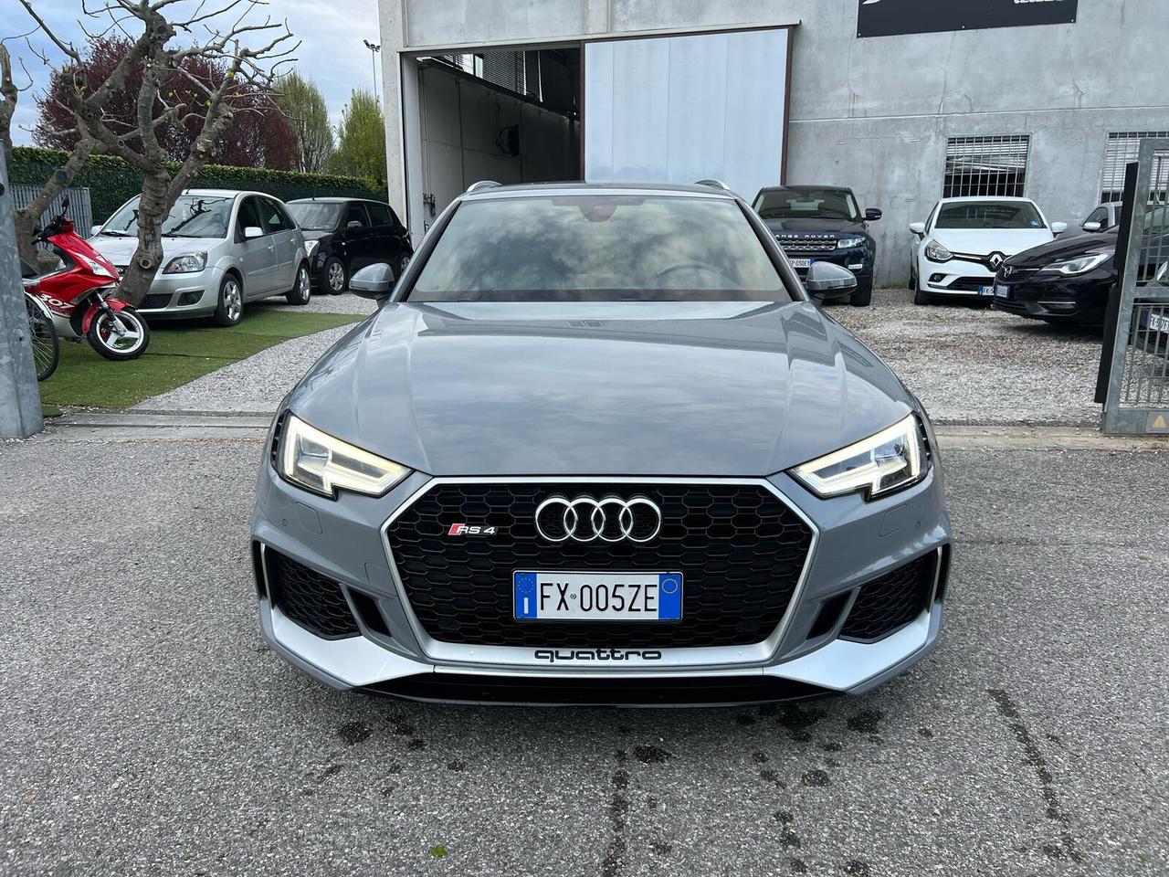 Audi A4 RS4 Avant 3.0 TFSI quattro RS 450CAVALLI