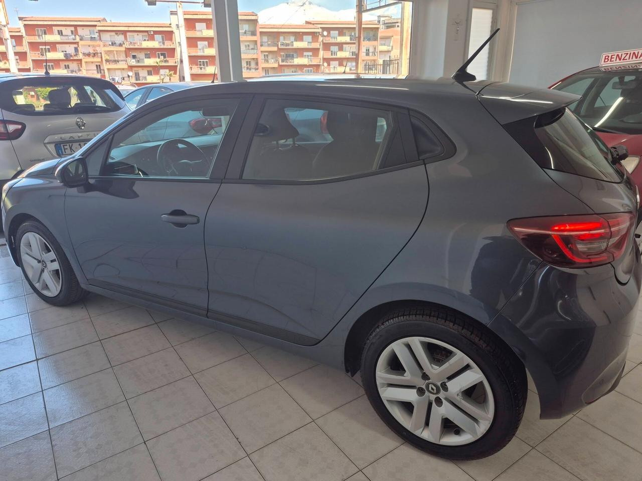 Renault Clio TCe 90 CV 5 porte IVA ESPOSTA
