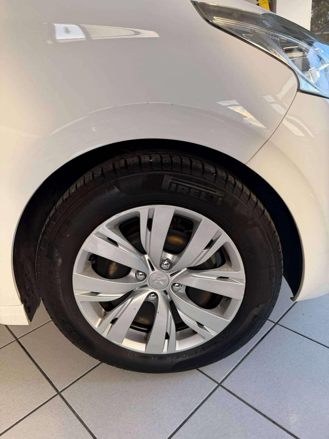 Peugeot 208 208 I 5p 1.4 hdi 8v Allure