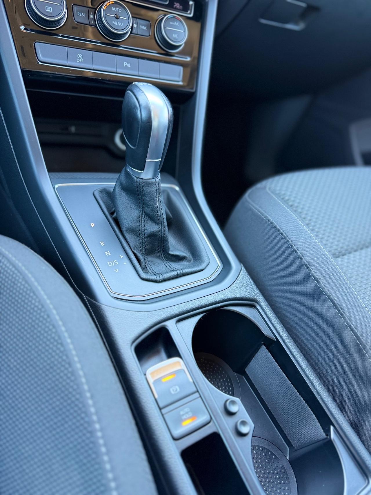 Volkswagen Touran 1.6 TDI 115 CV SCR DSG Executive BlueMotion Tech. Neopatentati