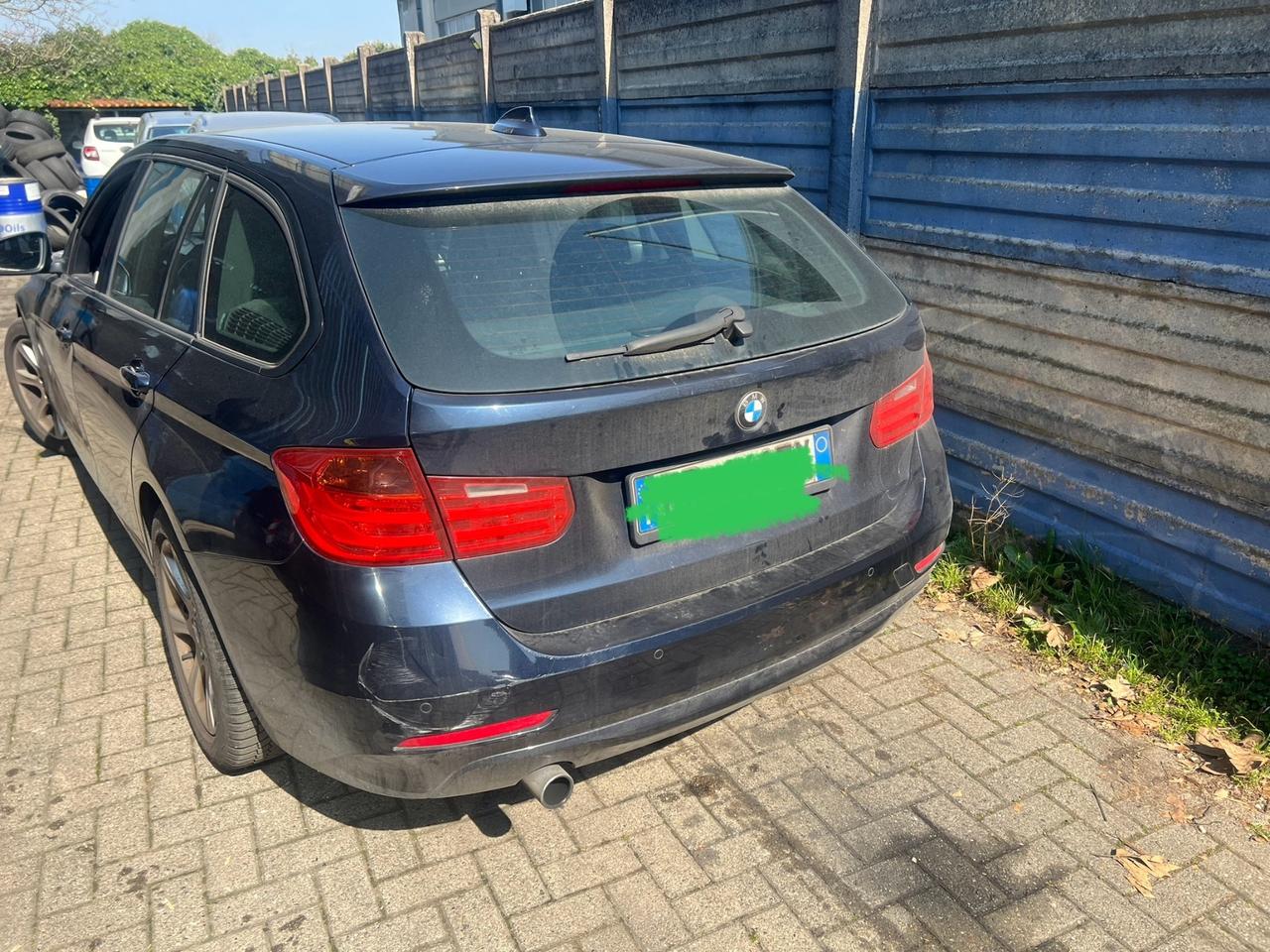 BMW 318 Diesel Touring Automatica Da Cambiare Un Faro e Il Paraurti