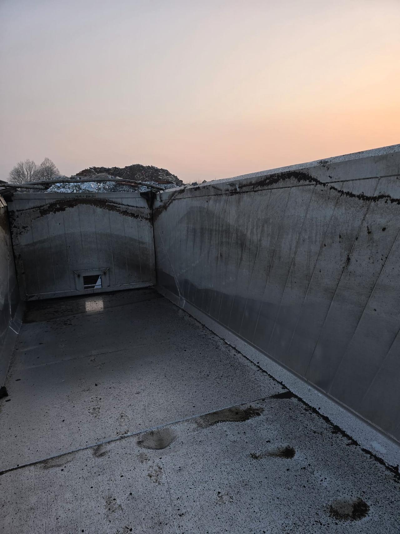 Semirimorchio vasca ribaltabile MENCI