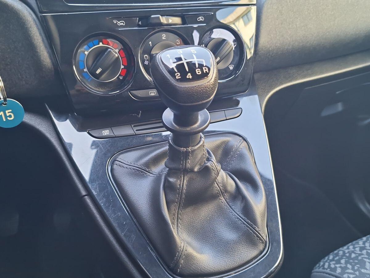 LANCIA YPSILON 1.0 IBRIDO GOLD
