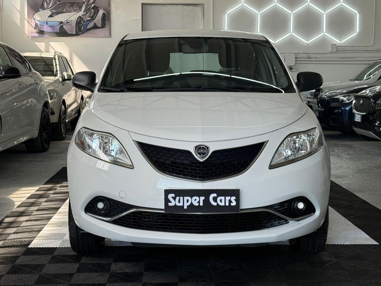 Lancia Ypsilon 0.9 TwinAir 85 CV 5 porte Metano