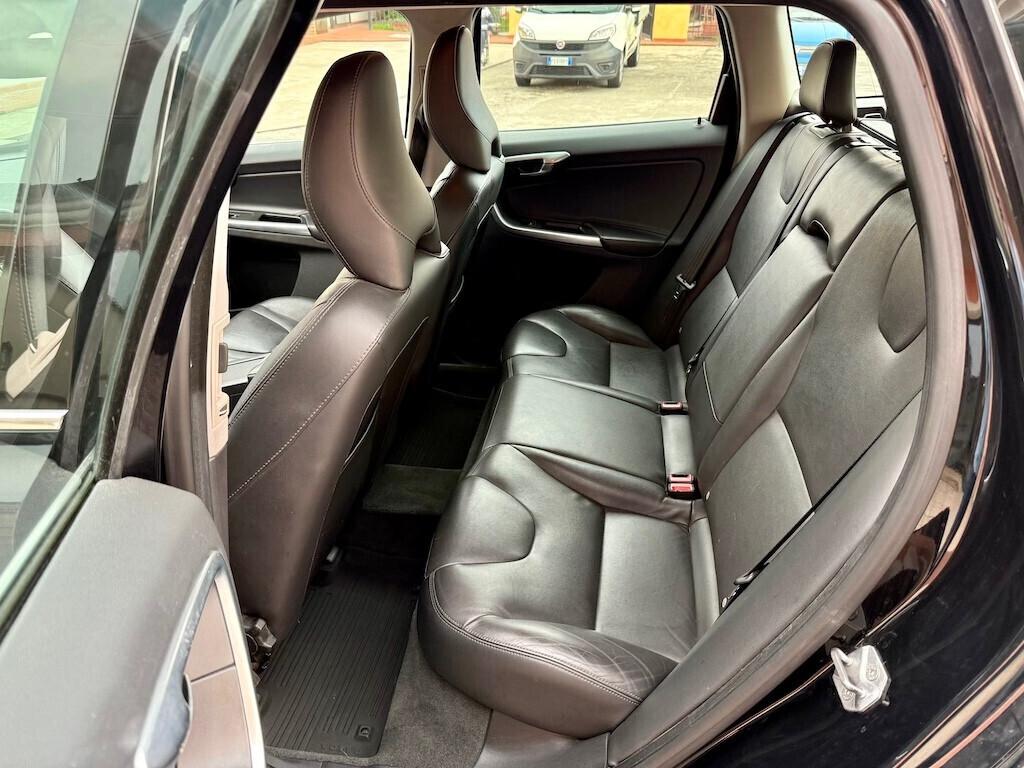 Volvo XC 60 D4 AWD Geartronic Momentum