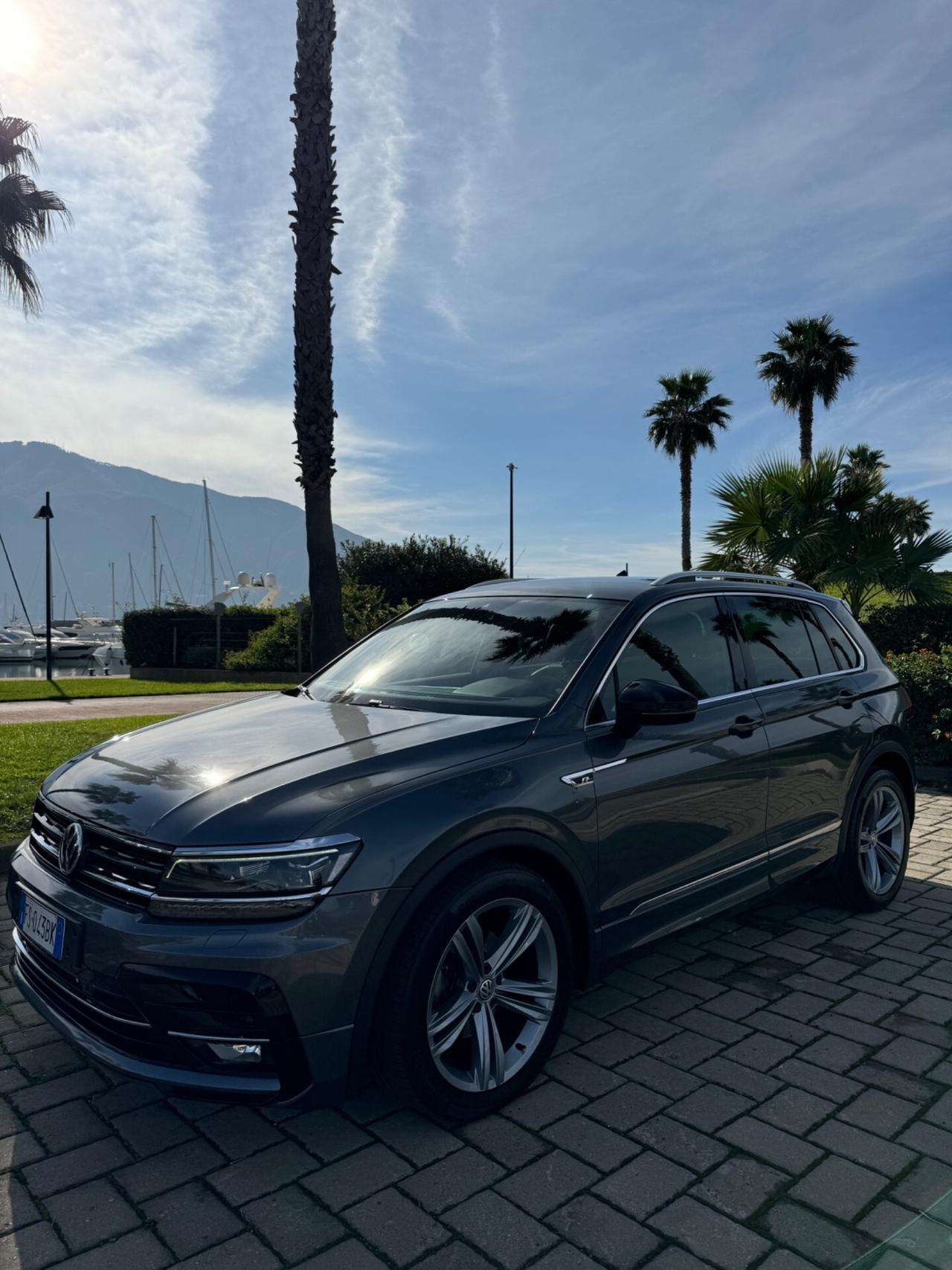 Volkswagen Tiguan R-LINE 2.0 TDI 150 cv DSG