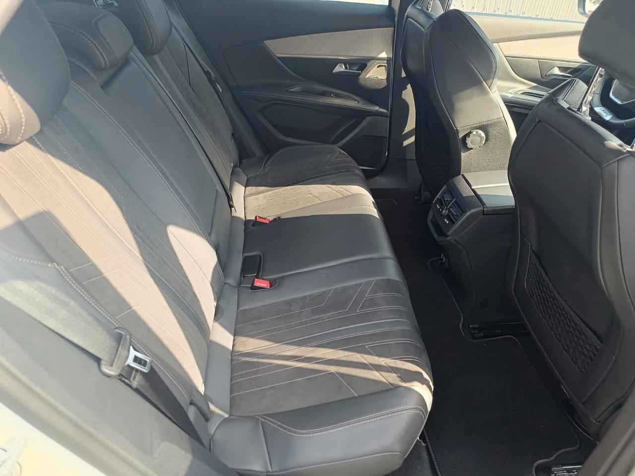 PEUGEOT 3008 1.2 GT PACK EAT8 131 cv -PROMO AGOSTO GA FIN&SAFE-