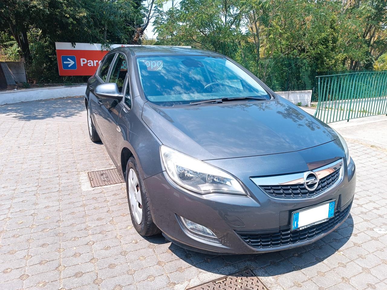 Opel Astra 1.4 100CV 5 porte Cosmo