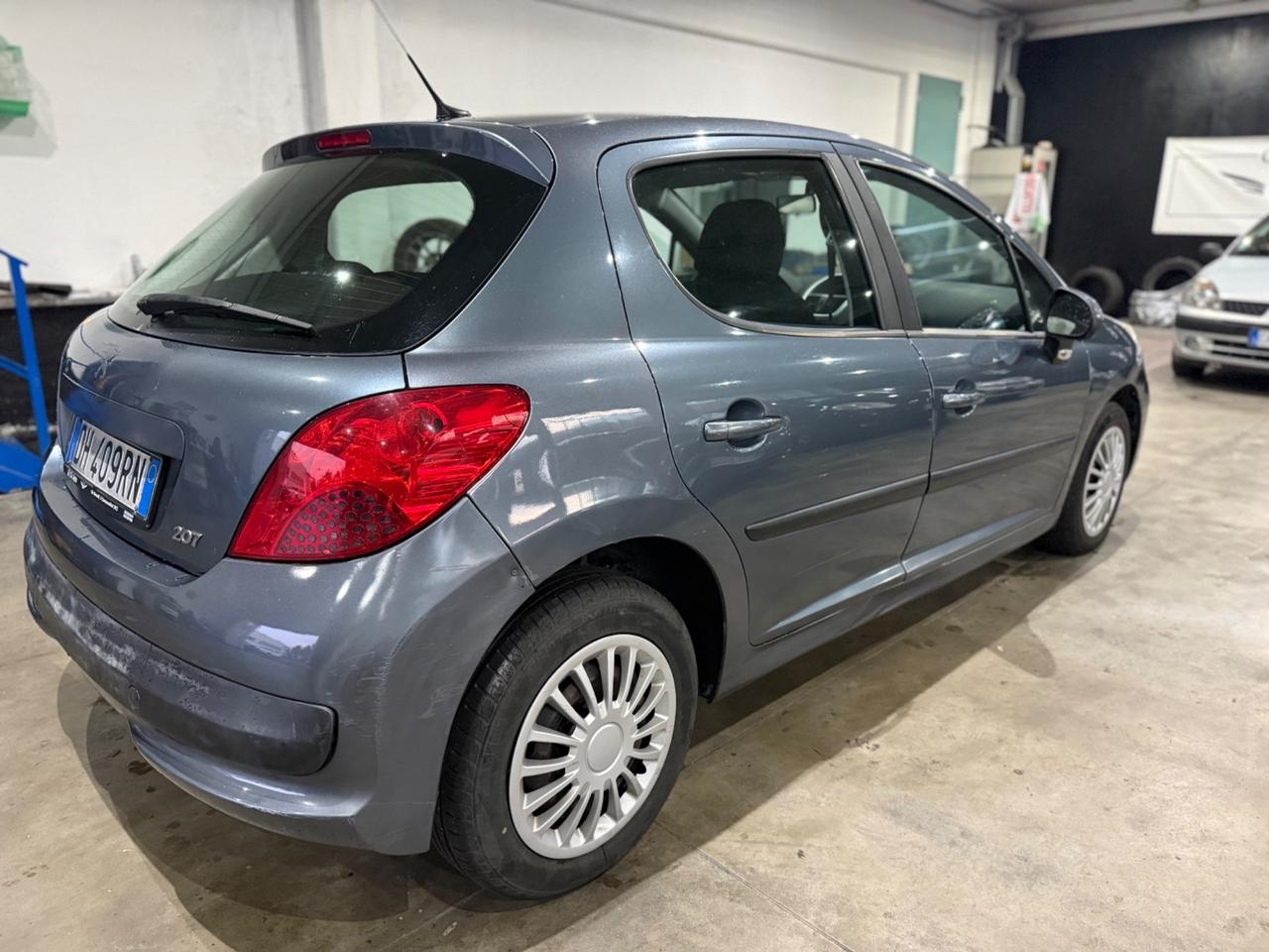 Peugeot 207 1.4 8V 75CV 5p. X Line