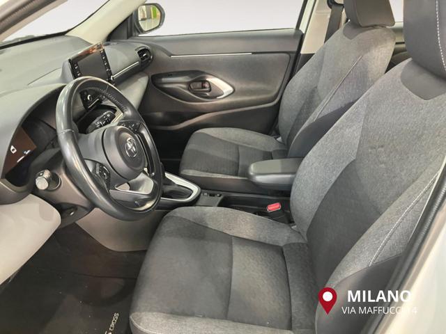 TOYOTA Yaris Cross 1.5 Hybrid 5p. E-CVT AWD-i Business