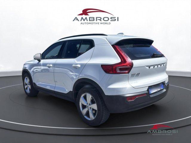 VOLVO XC40 T2 Momentum Core