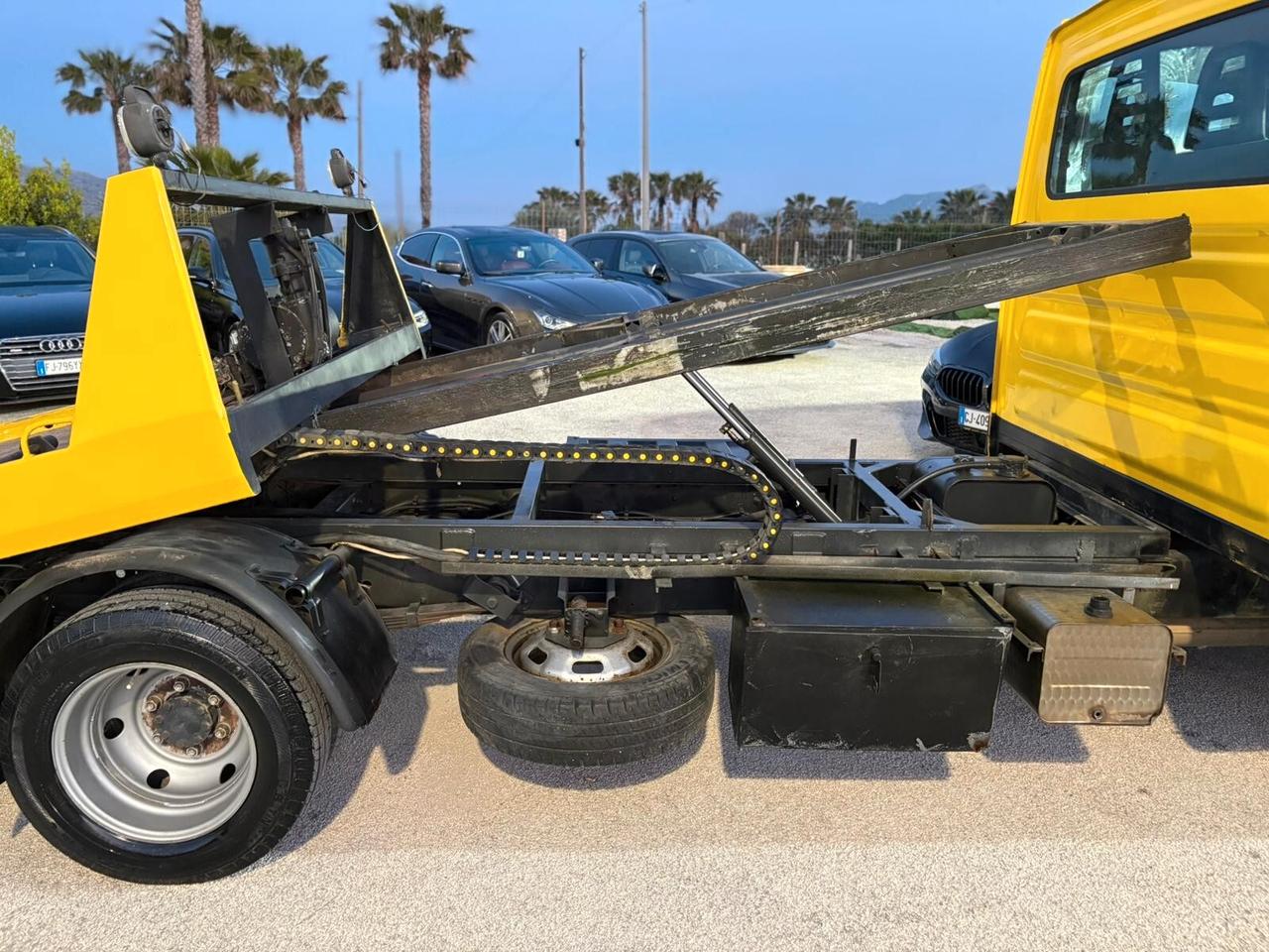 IVECO DAILY CARROATTREZZI 35 C13 ( PATENTE B)