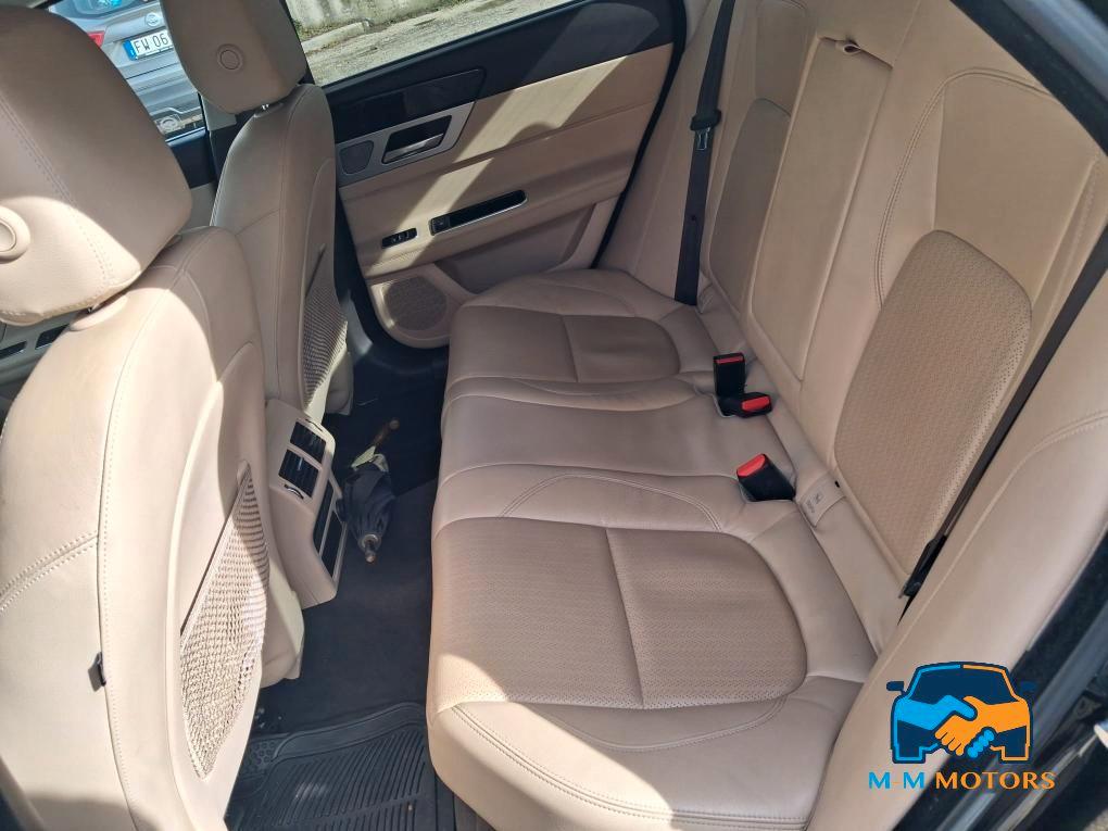 Jaguar XF Berlina XF 2.0d i4 Pure Business edition 163cv auto my18