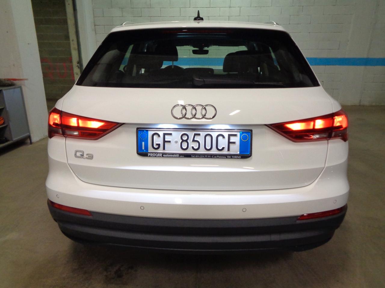 Audi Q3 35 TDI S tronic Business