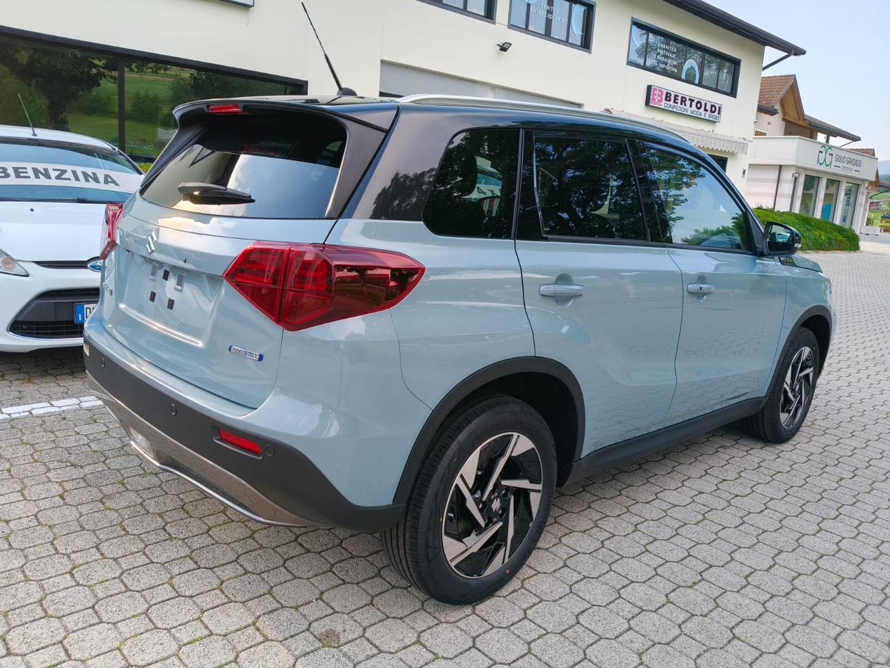 SUZUKI VITARA 1.4 IBRIDA ALLGRIP 4X4 MANUALE BICOLORE