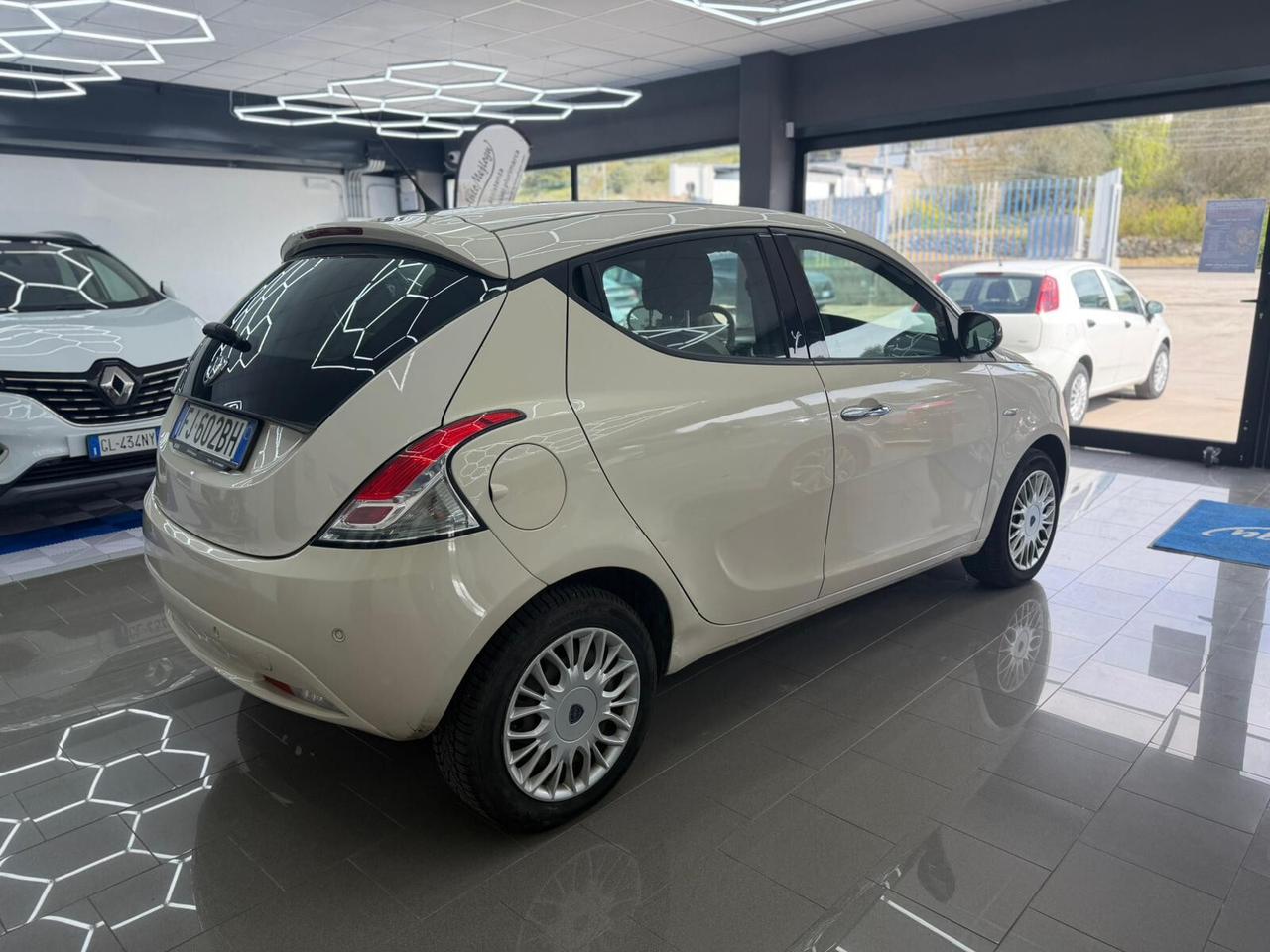 Lancia Ypsilon 1.2 69 CV 5 porte Gold