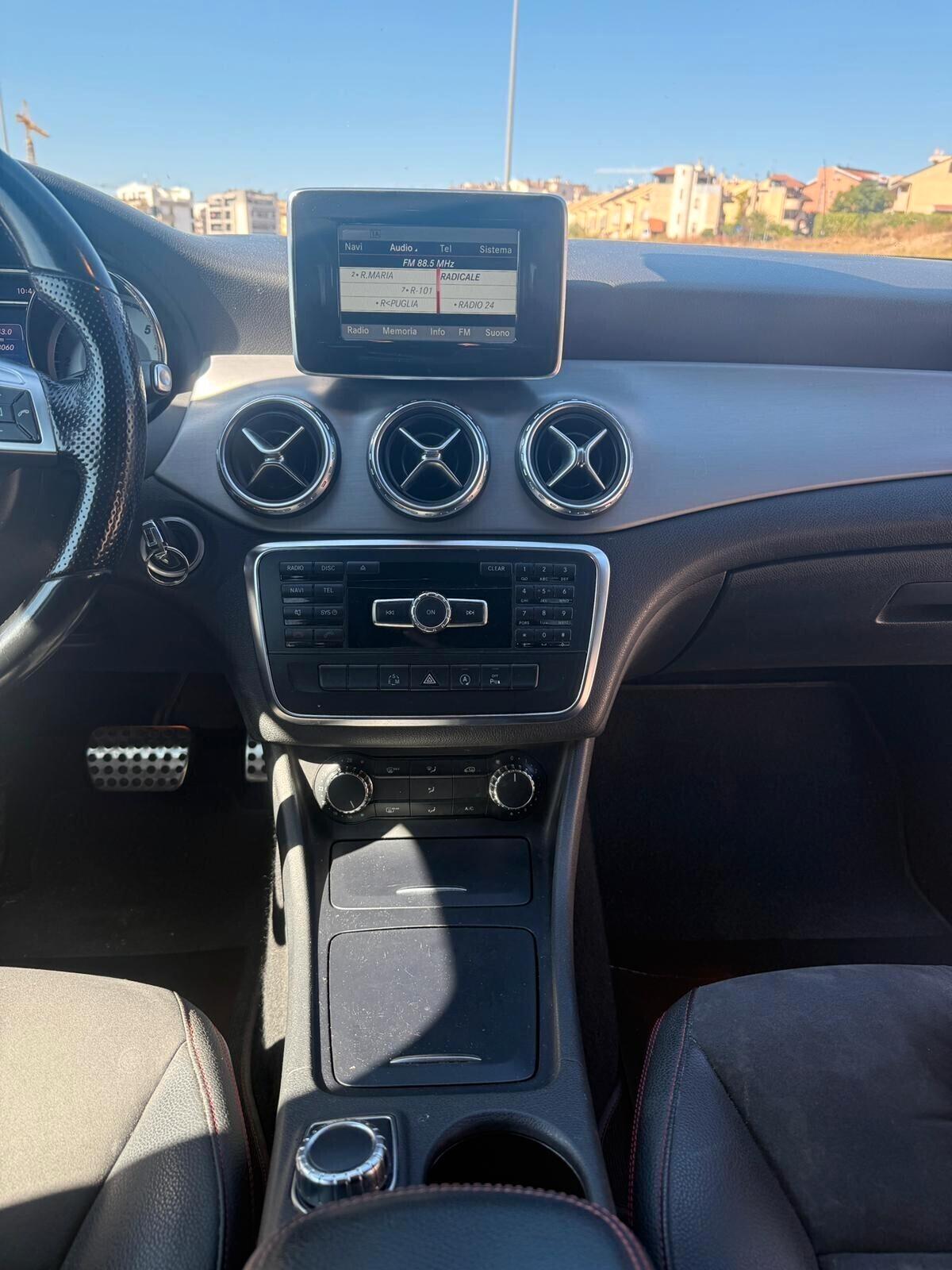 Mercedes-benz GLA 200 Premium AMG 2.2 CDI 136cv