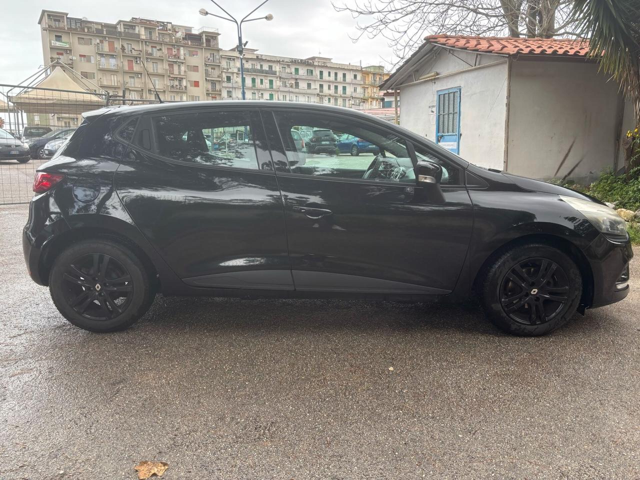 RENAULT CLIO 1.2 Intense - 2017