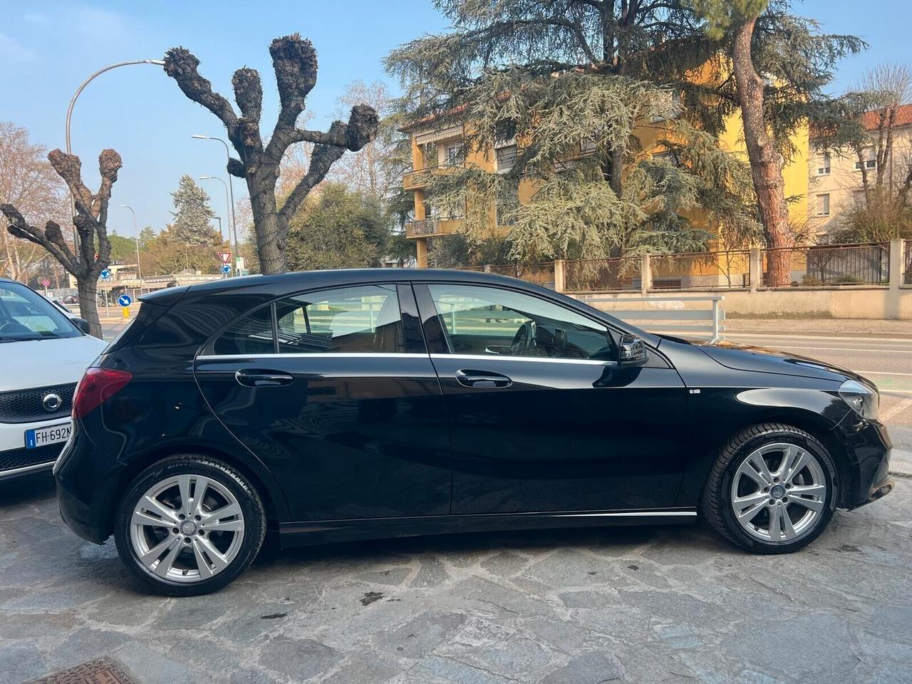 MB CLASSE A 180D AUTOM PREMIUM NEOP UNIPROP