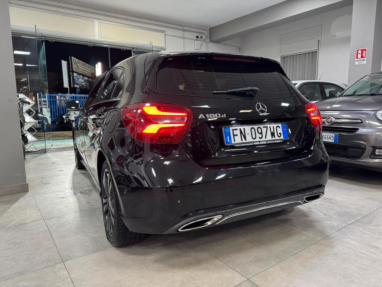 Mercedes A 180d Automatic Total Black 2018
