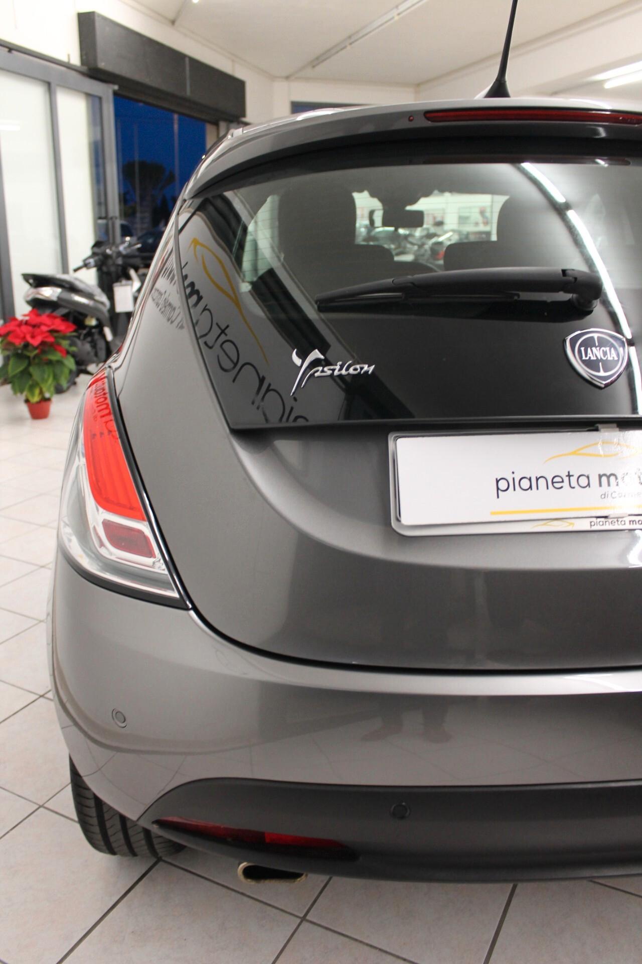 Lancia Ypsilon 1.0 FireFly 5 porte S&S Hybrid Ecochic UnYca
