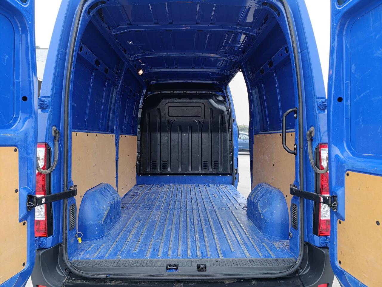 RENAULT Master T33 2.3 dci 135cv L2H2 Ice