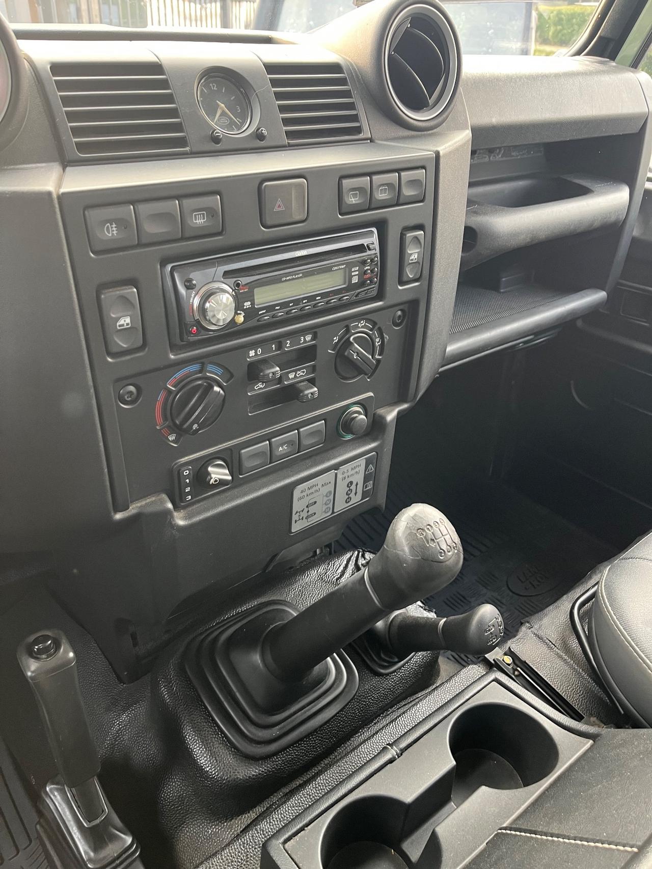 Land Rover Defender 110 2.4 TD4 Station Wagon SE