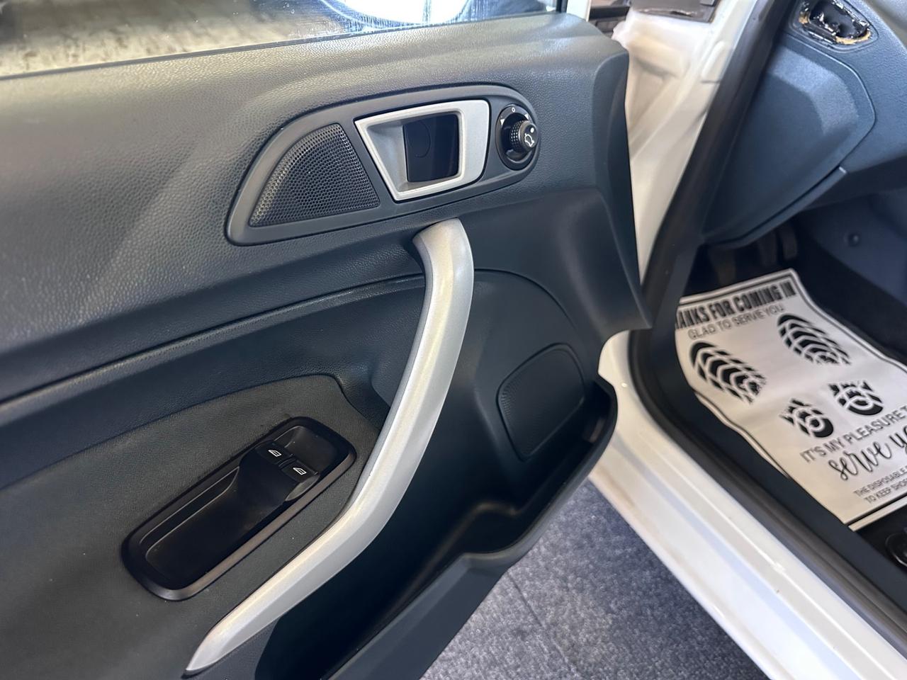 Ford Fiesta 1.4 Benzina - GPL Titanium Ok Neopatentati