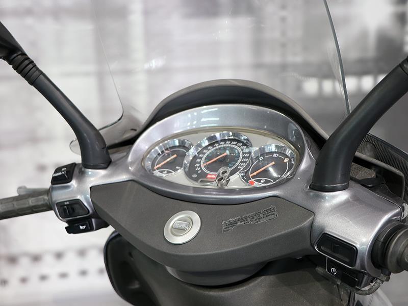 Aprilia Leonardo 300